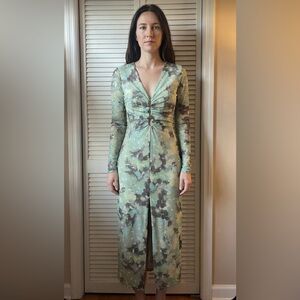 NWOT Stylish Long Sleeve midi Dress